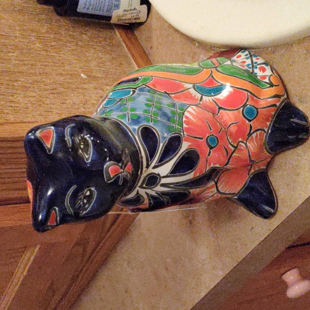 Porcelain cat